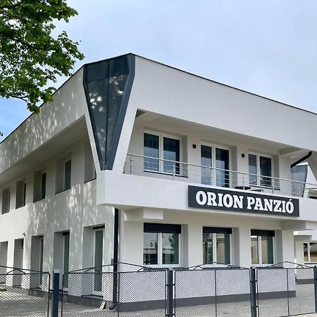 Bed and Breakfast Orion Panzio à Hajdúszoboszló Extérieur photo