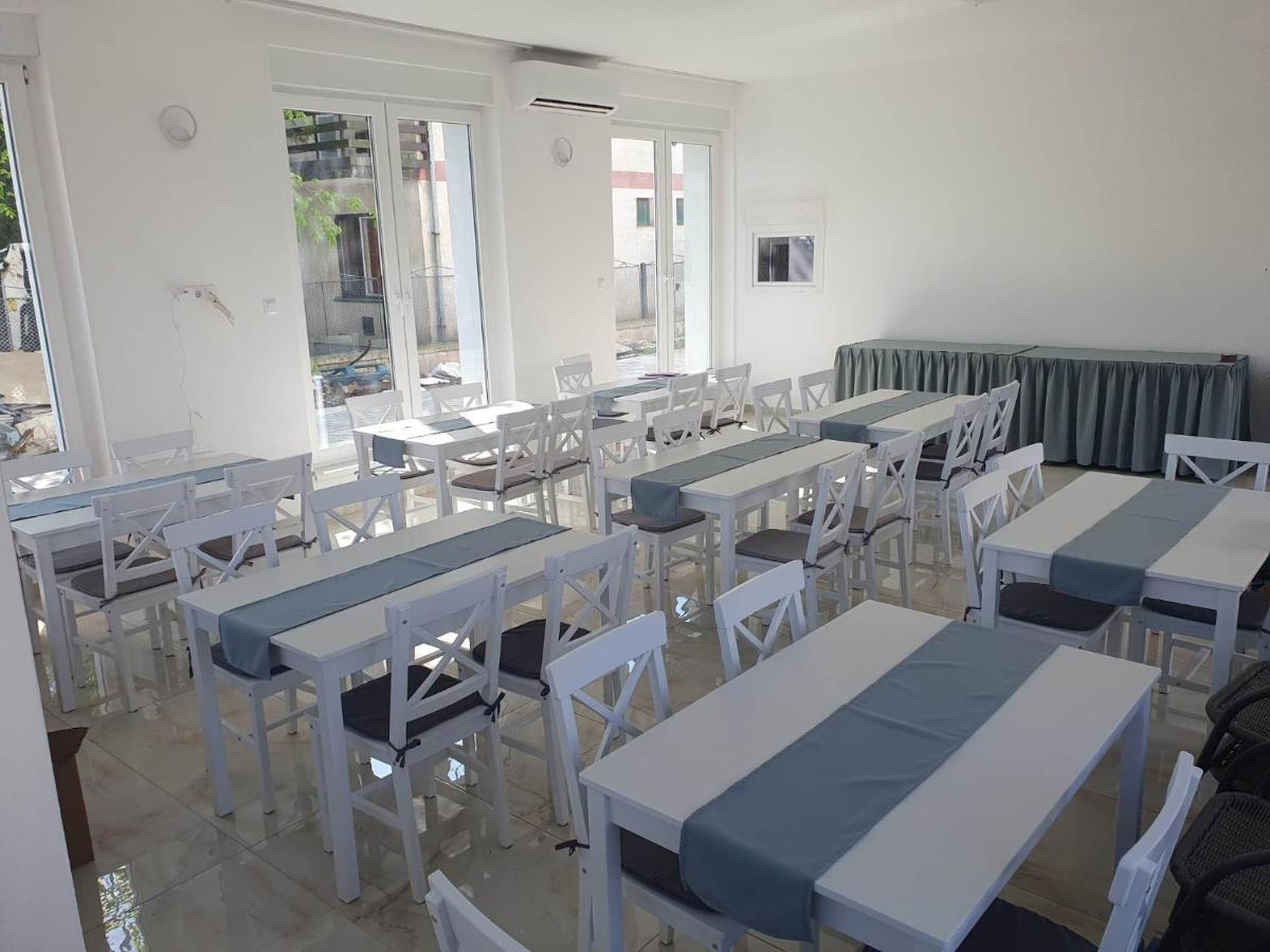 Bed and Breakfast Orion Panzio à Hajdúszoboszló Extérieur photo