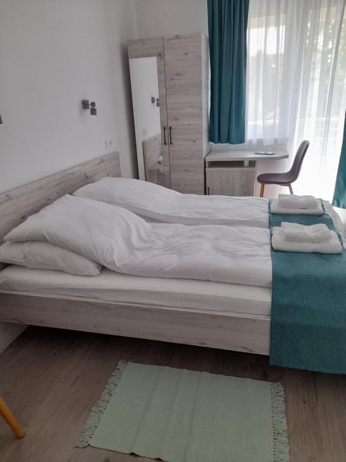 Bed and Breakfast Orion Panzio à Hajdúszoboszló Extérieur photo
